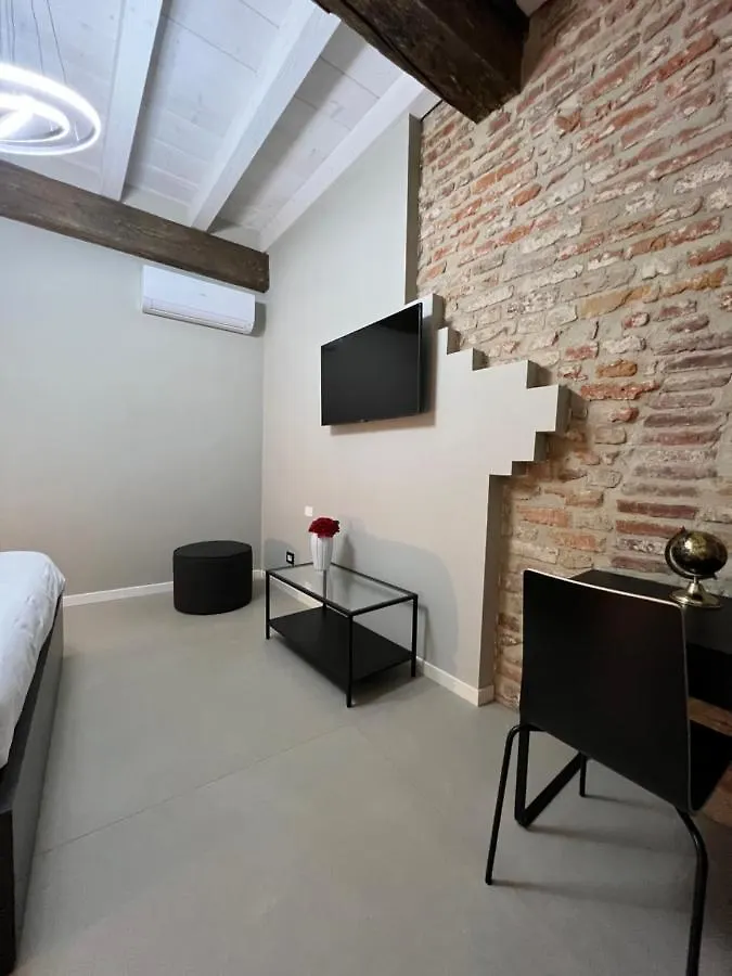 Guest house V&B Suites And Apartments Pavia Italy