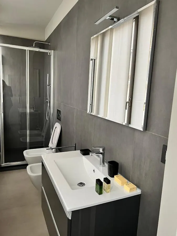 Гостевой дом V&B Suites And Apartments Павия